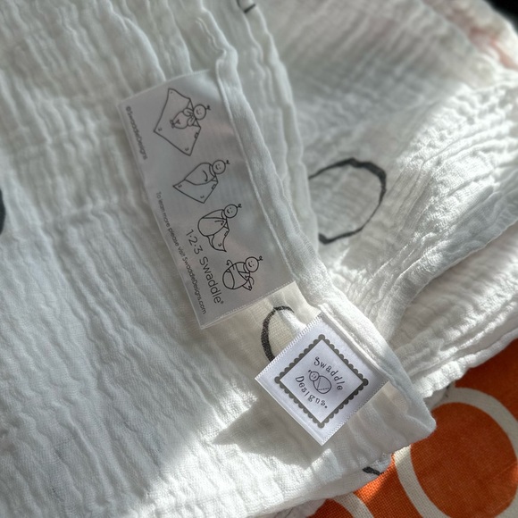 Never Used‼️ Swaddle Designs Muslin Swaddle Blanket - Picture 3 of 3